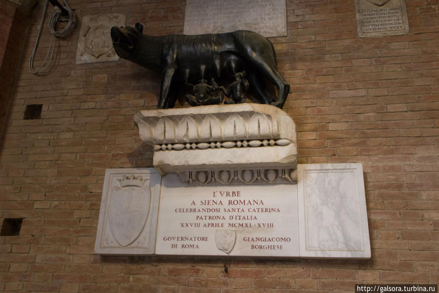 Площадь Piazza del Campo Сиена, Италия