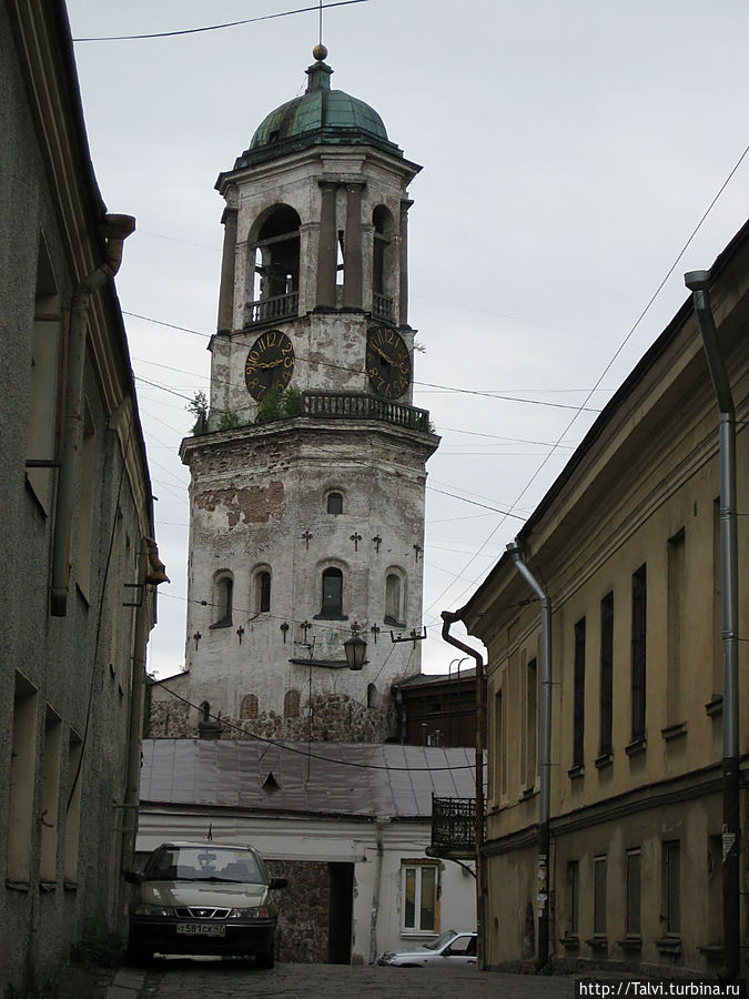 Часовая башня находится в аварийном состоянии. Федеральная собственность. Федералы ее чинить не собираются, муниципалы не имеют на ее спасение права