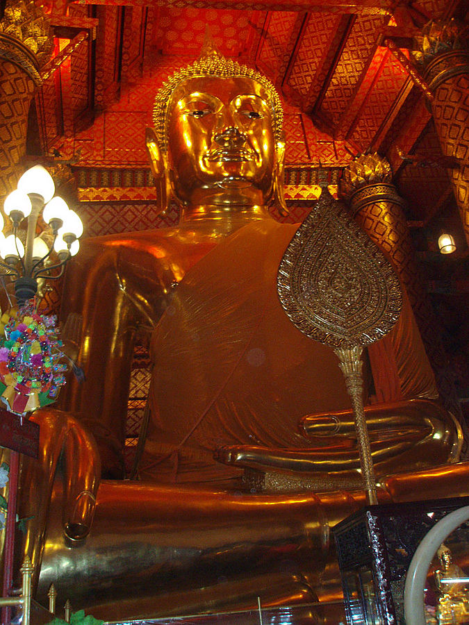 Аюттхая. Храм у дороги Аюттхая, Таиланд