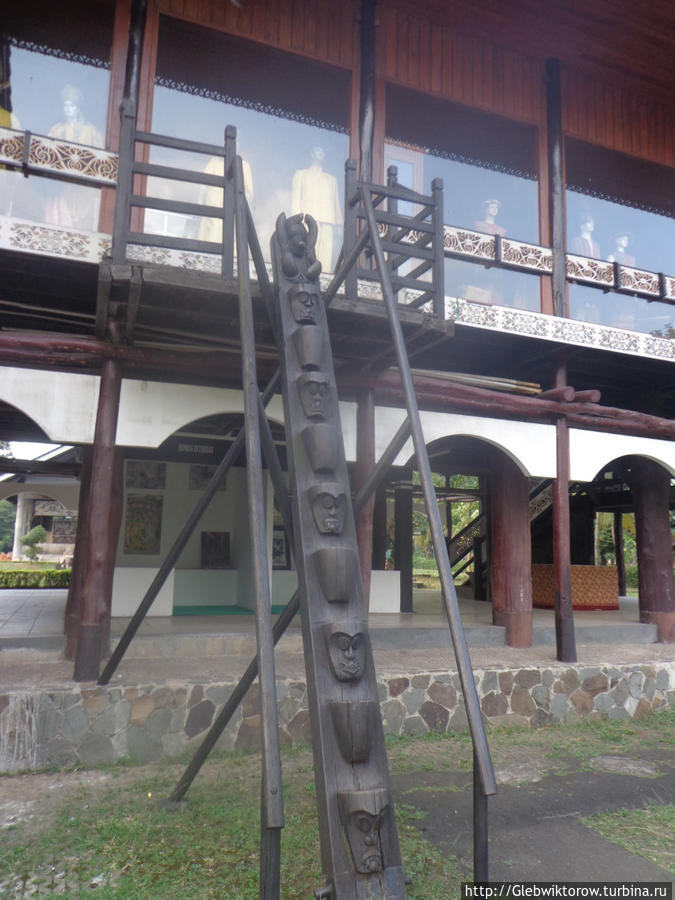 Павильоны Северного Сулавеси