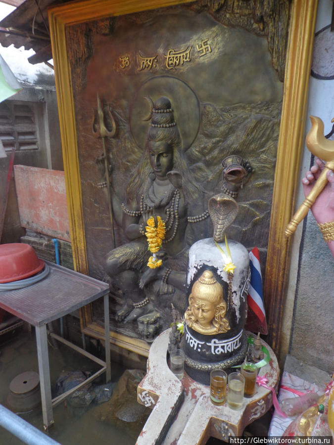 Четыре мелочи в вате Порамаикавас Пак-Крет, Таиланд