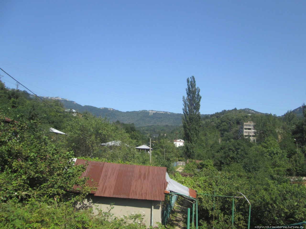 Прогулка к шахте и мосту через реку Ткибулу Ткибули, Грузия