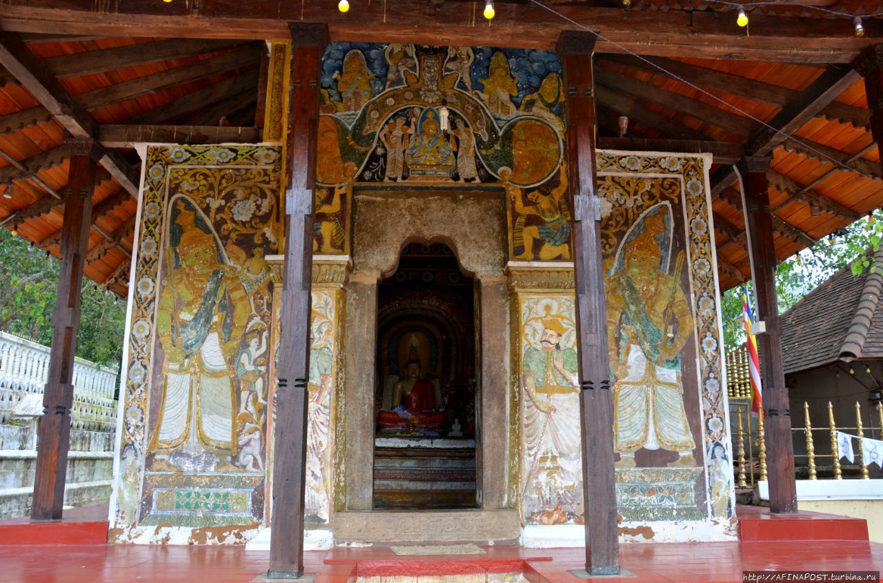 Храм Зуба Будды Канди, Шри-Ланка