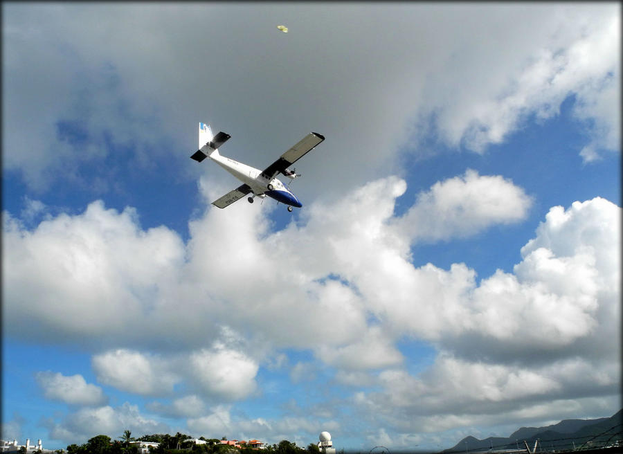 Под крылом самолета или самый известный Карибский пляж Филипсбург, Синт-Мартен