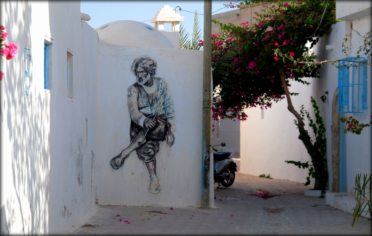 Стрит-арт в Тунисе или исчезающая красота города художников Хара-Сгира-Эр-Рияд, Тунис