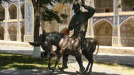 Памятник Ходже Насреддину и его ослу