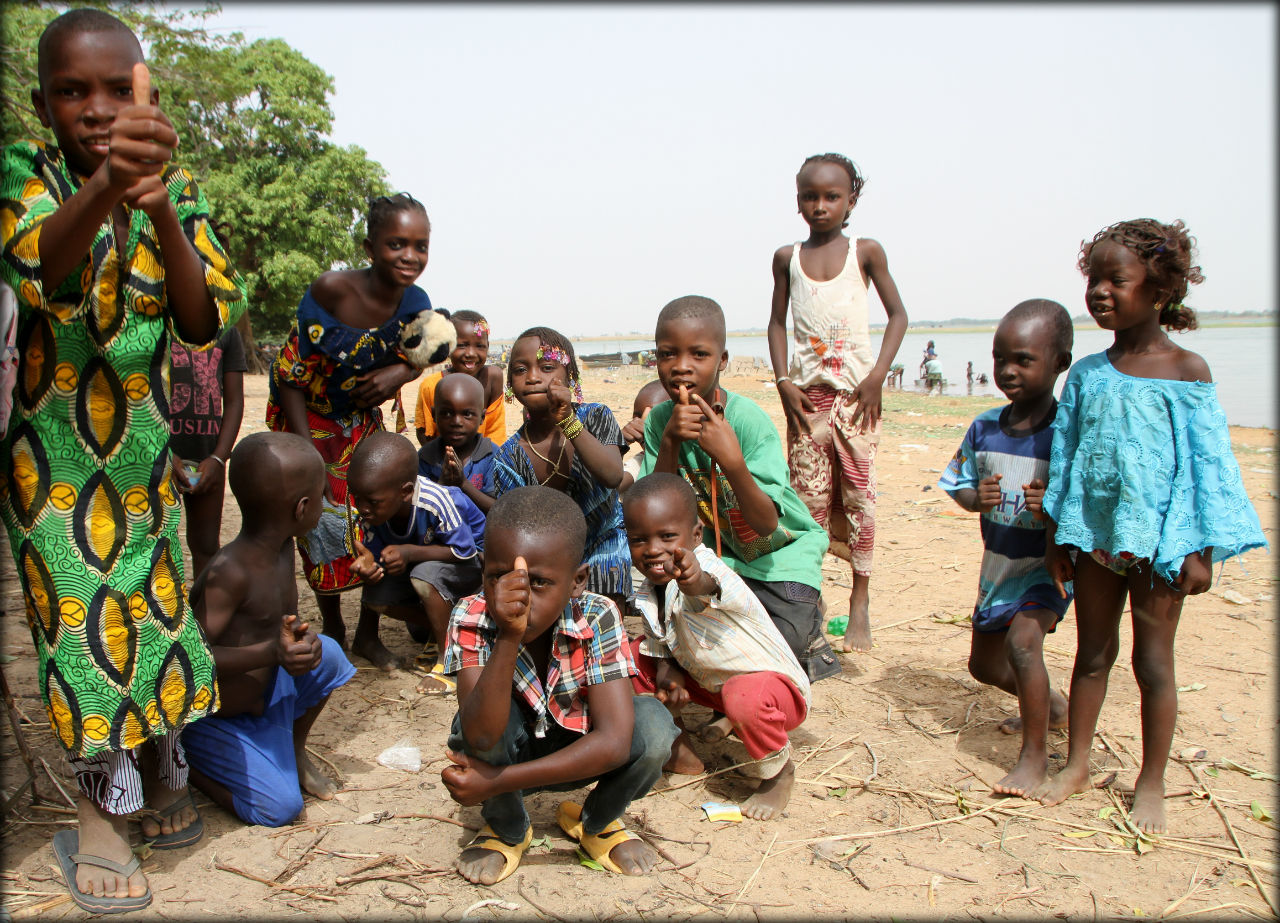 Колоритная деревня или дети, к которым хочется вернуться Сегу, Мали.