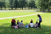 В королевском парке всегда много отдыхающих жителей Стокгольма