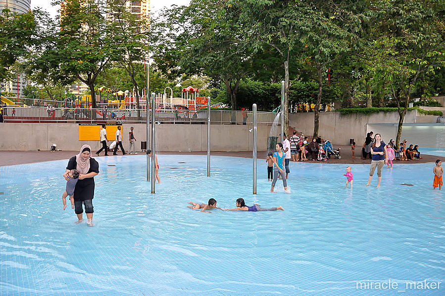 Бассейны неглубокие, поэтому детишкам здесь раздолье.