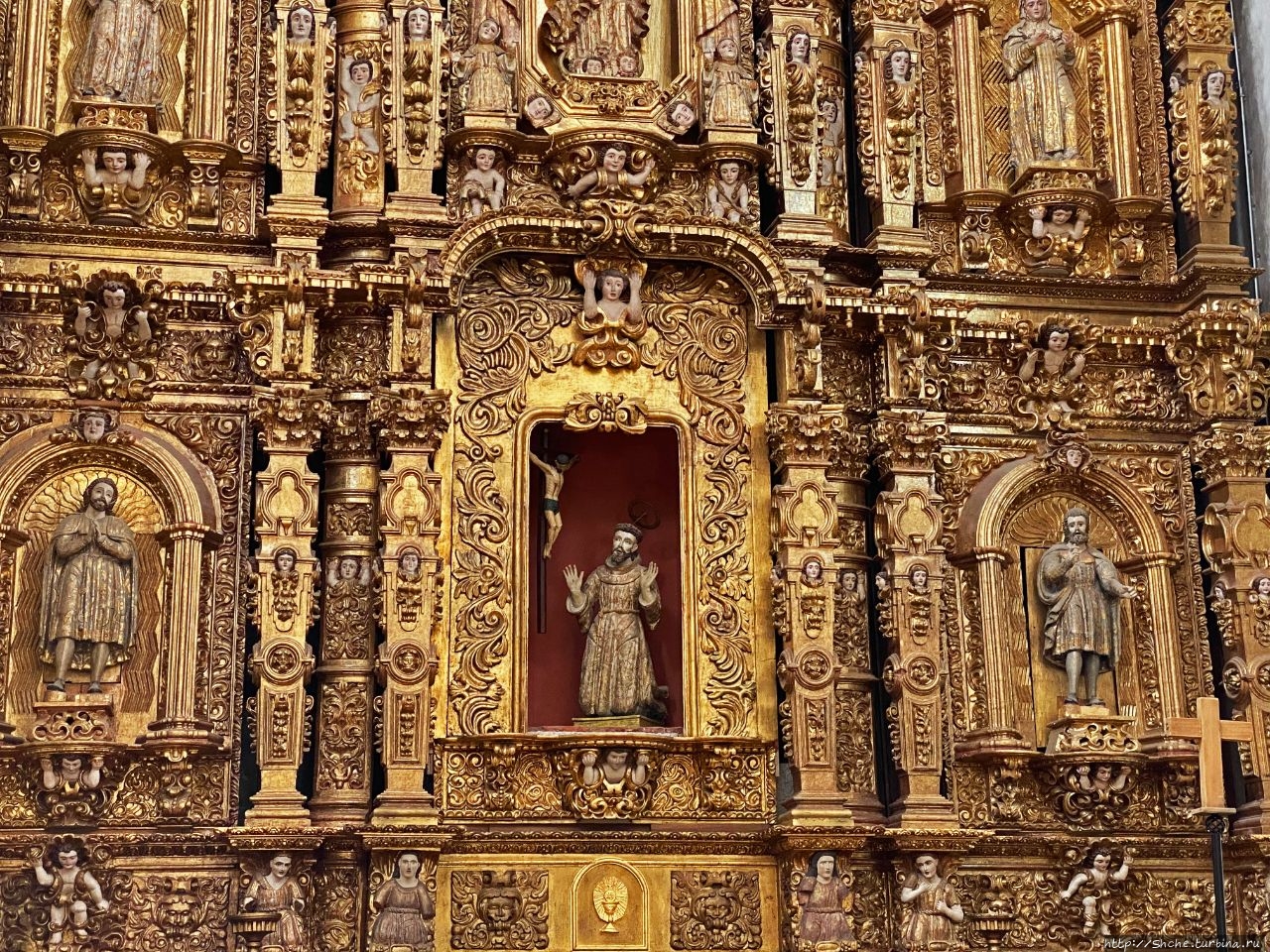 Храм и бывший Успенский женский монастырь Куэрнавака, Мексика