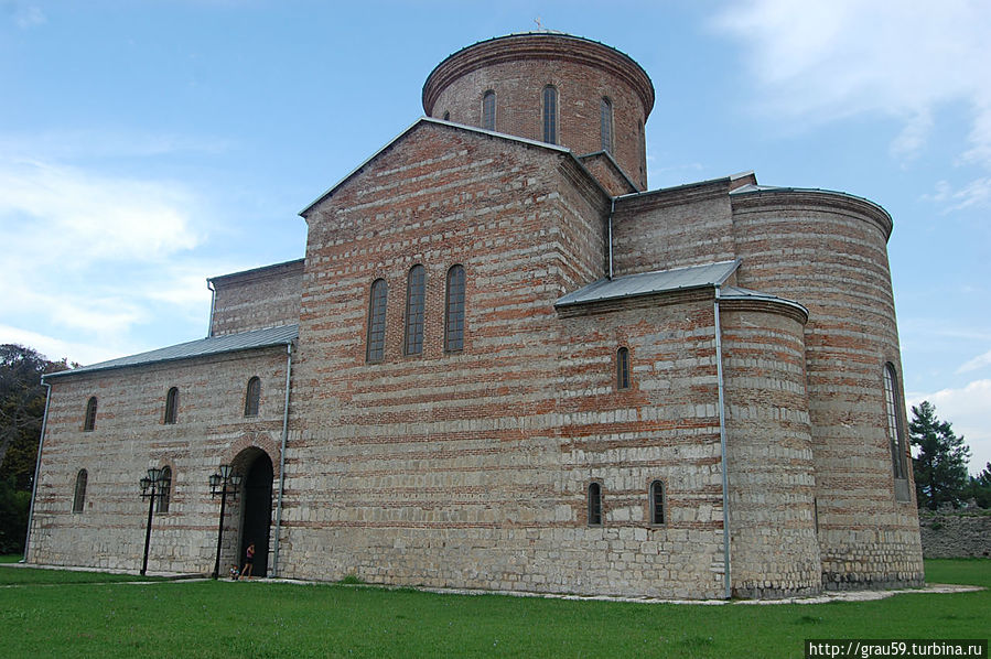 Патриарший храм без патриарха. Пицунда, Абхазия