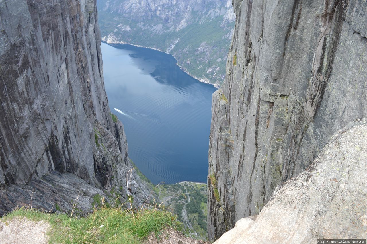 Кьёрагболтон или невеста на Горошине Кьераг (камень), Норвегия