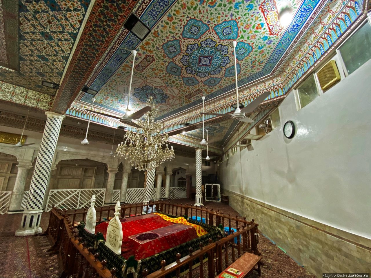 Святилище Мехер Али Шаха Голра-Шариф, Пакистан