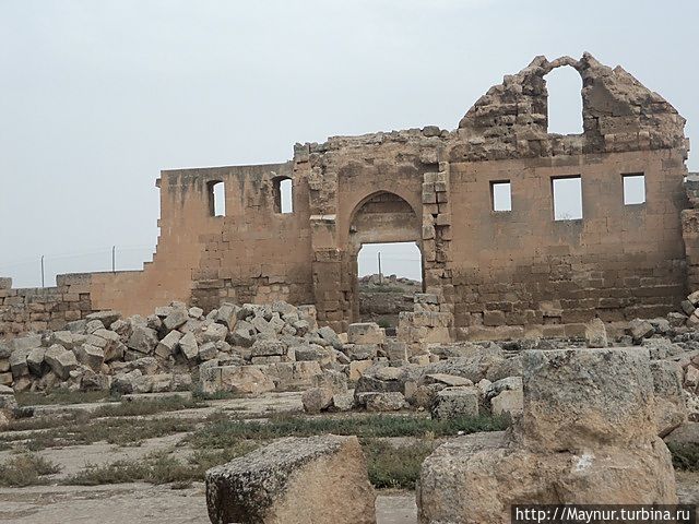 Развалины мечети. Харран, Турция