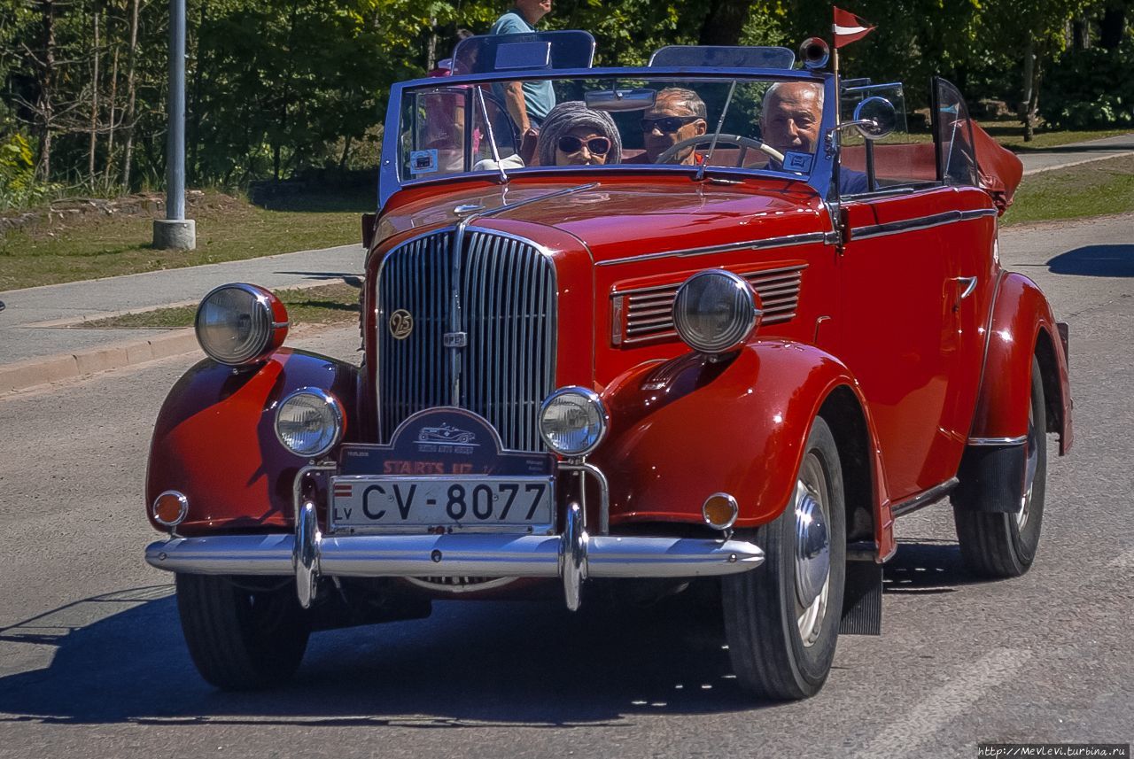 Сбор старинных автомобилей, посвященный 100-летию Латвии. Бабите, Латвия