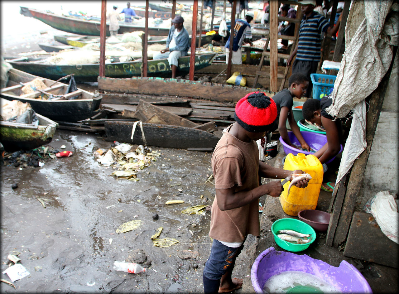 Лимбе — рыбацкий город на берегу океана Лимбе, Камерун