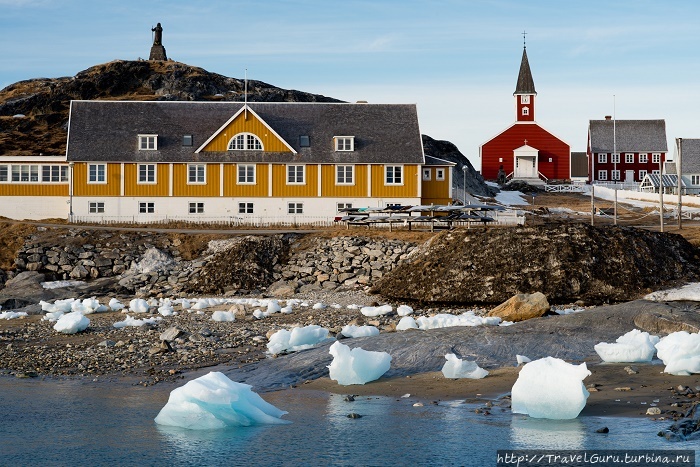 Кафедральный собор и памятник первому епископу Хансу Эгеде Нуук, Гренландия