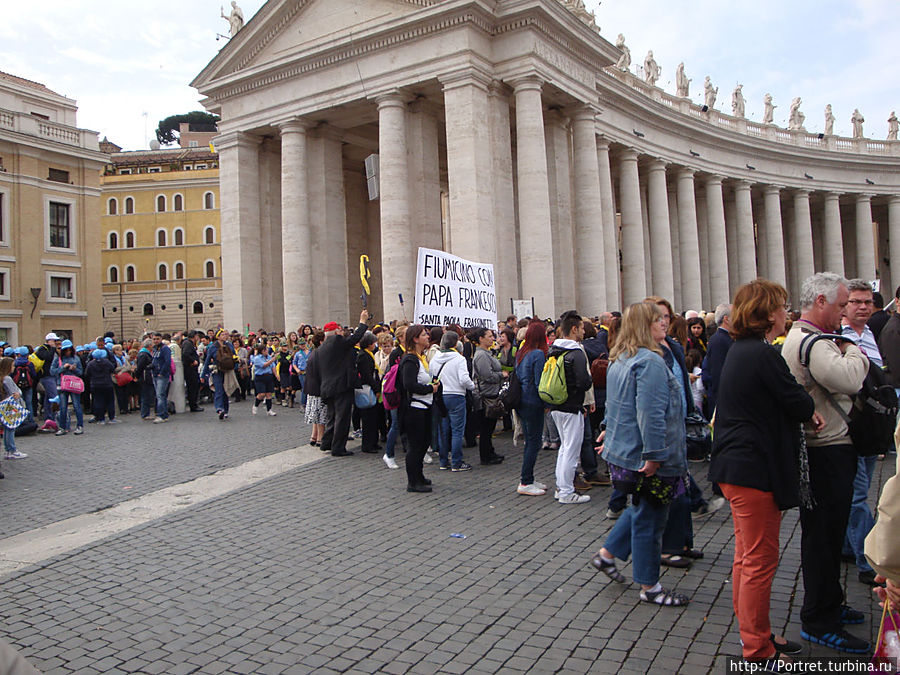 22 мая 2013 года. Рим. Так встречают Папу Римского. Рим, Италия