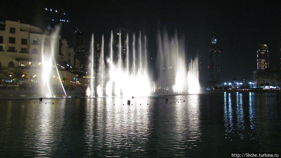 Дубайский хит. Свето-музыкальное шоу фонтанов ночью Дубай, ОАЭ