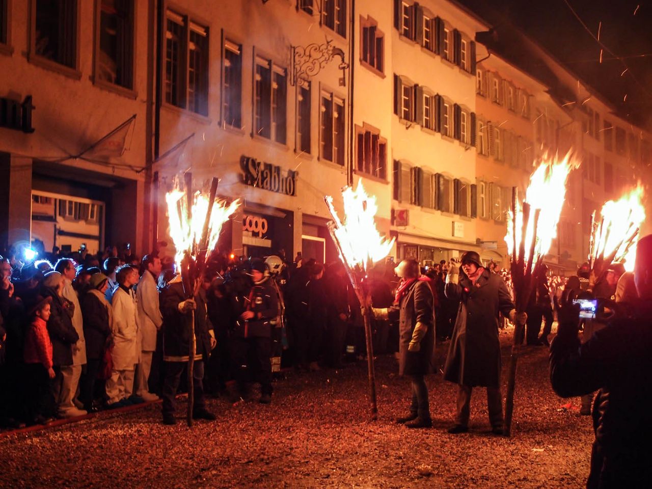 Листаль зажигает Листаль, Швейцария