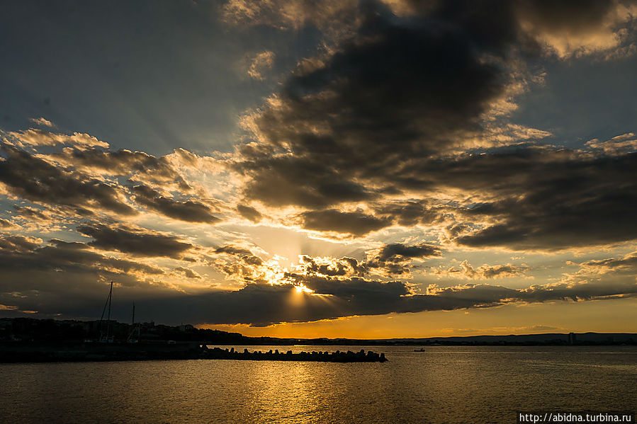 Несебр. Море, лодки и закат