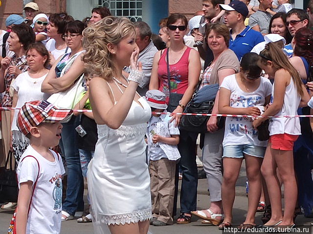 А сынуле скучновато)))