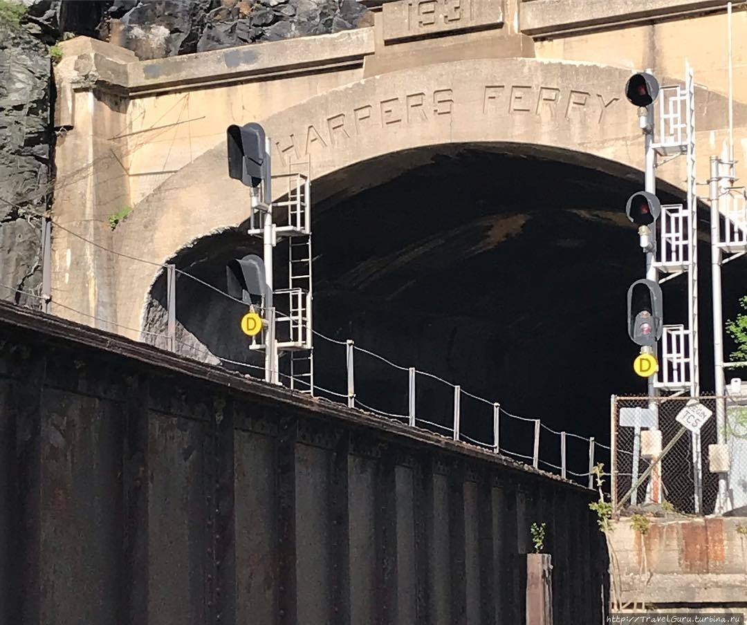 Железнодорожный туннель, связавший город железной дорогой с Мерилендом Харперс-Ферри, CША