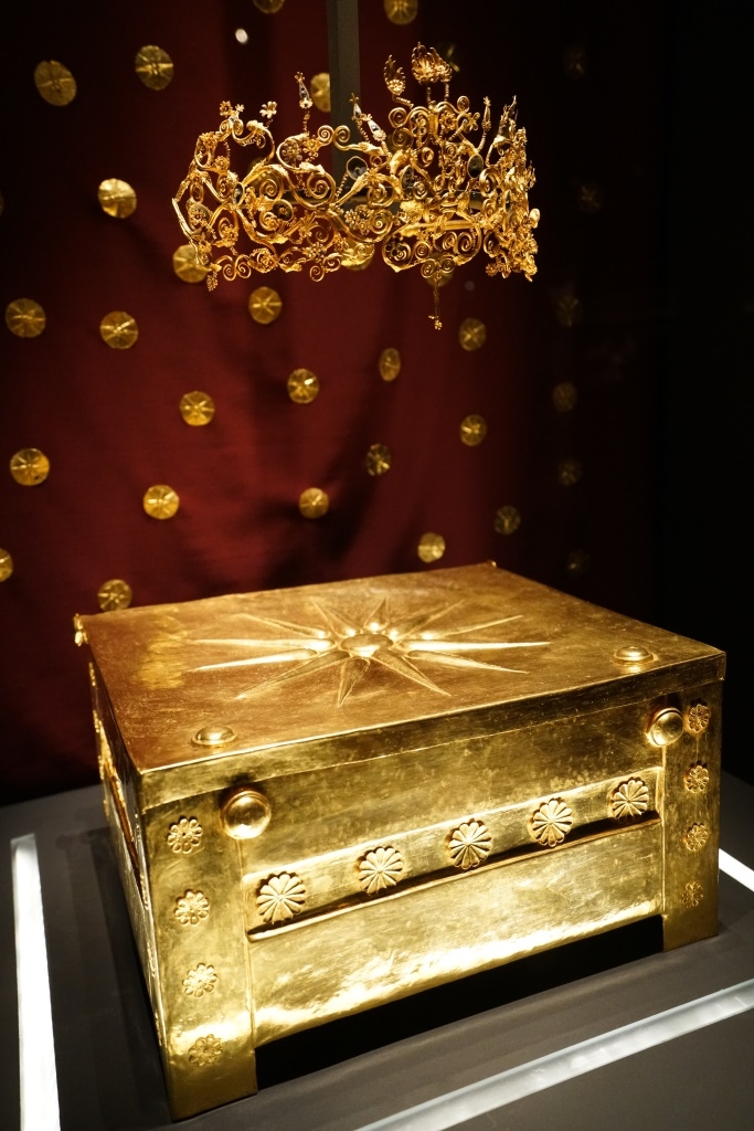 Царский ковчег-саркофаг из гробницы македонского царя Вергина, Греция