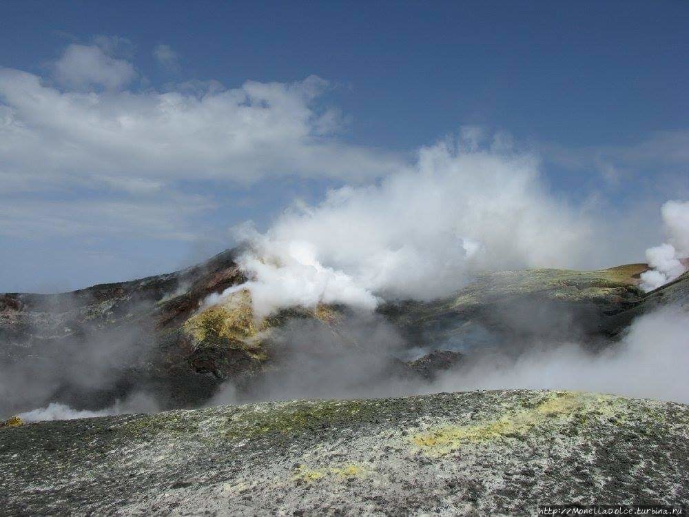 Sommitali центральные кратеры вулкана ETNA Вулкан Этна Национальный Парк (3350м), Италия