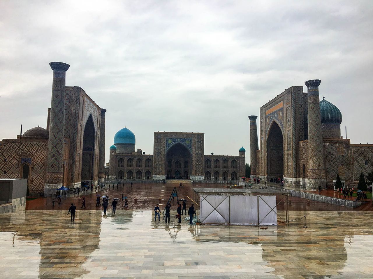 Площадь Регистан с историческими медресе