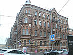 На ул.Марата,66 (тогда Николаевской) в 1907 жил Мандельштам.
Дом Шульца построил арх. Шретер в 1876-78 годах в киричном стиле.
