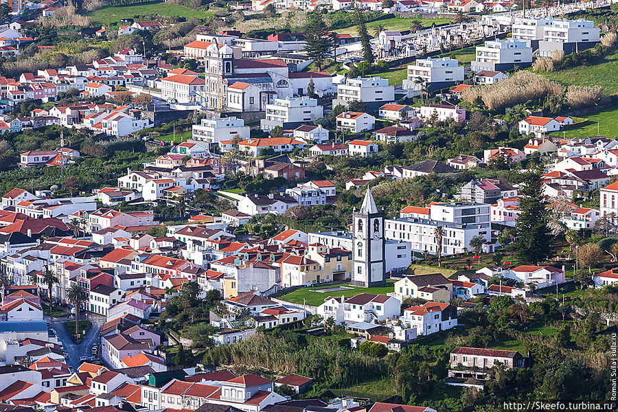Вид на Орту с обзорной площадки. Хорта, остров Файял, Португалия
