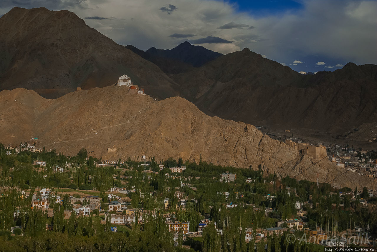 Ступа Шанти Лех, Индия