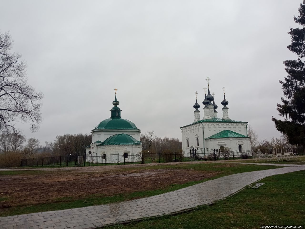 суздаль дождь. суздаль ливень. осадки суздаль. акварели николая сидоренко суздаль. апрельский дождь в суздале.
