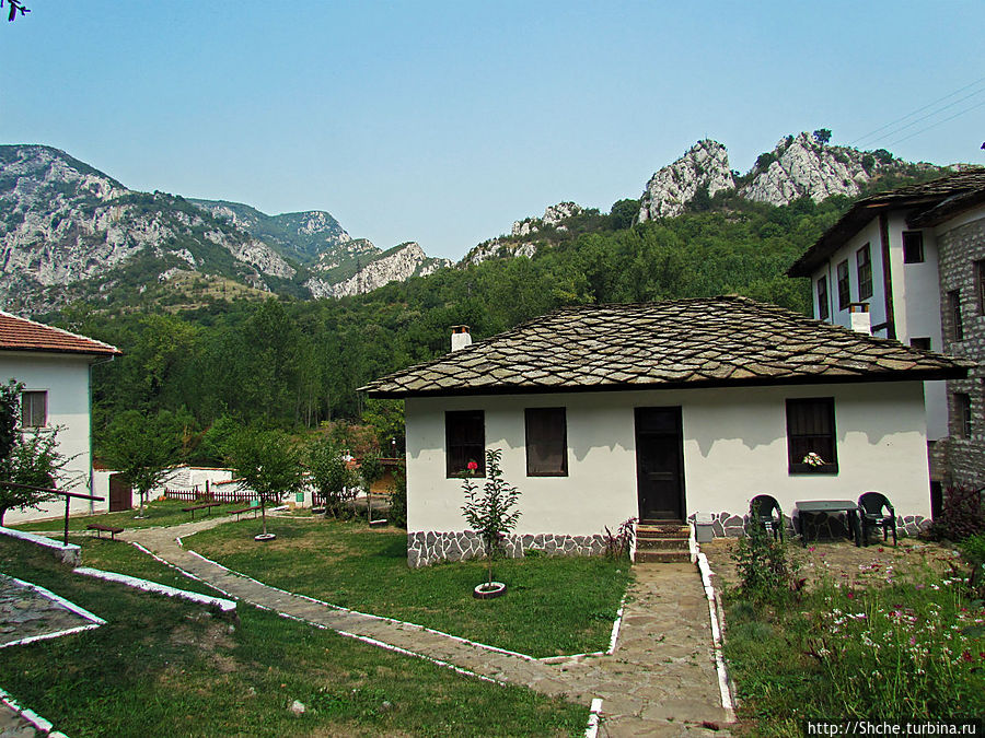 Черепишский монастырь — обитель в живописнейшем ущельи Черепиш, Болгария