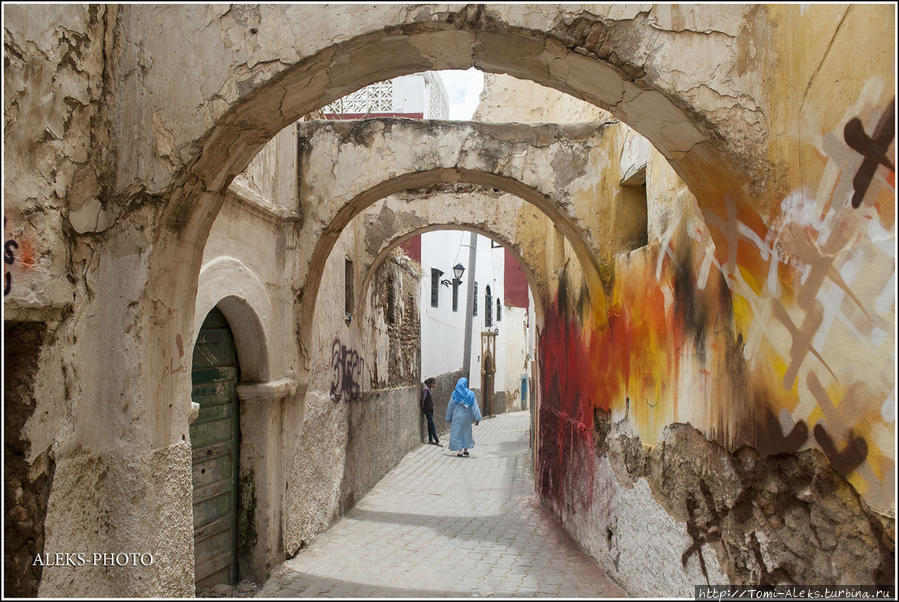 Эти старинные арки похоже повидали немало на своем веку... Аземмур, Марокко