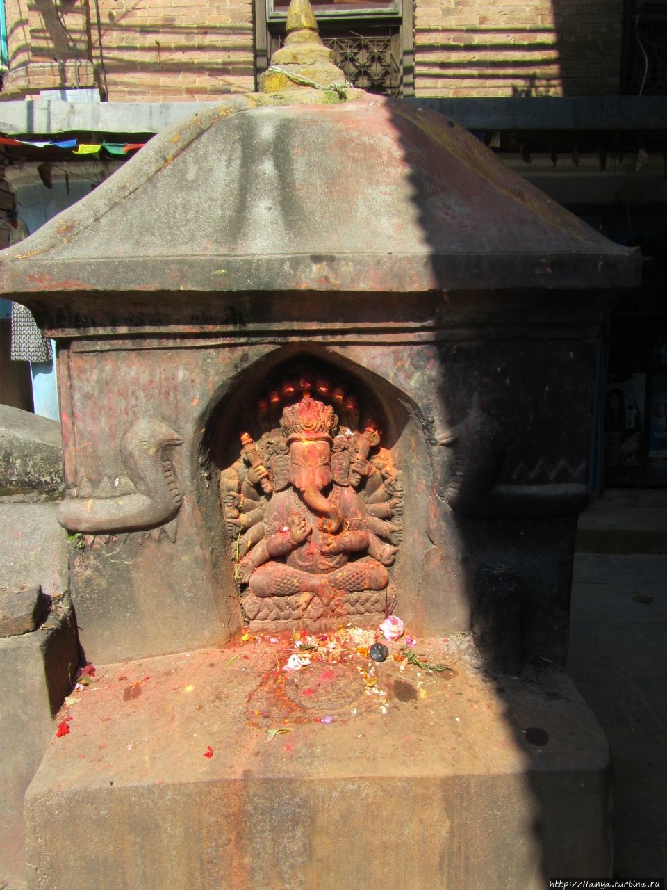 Храм Swotha Narayan.  Ганеша