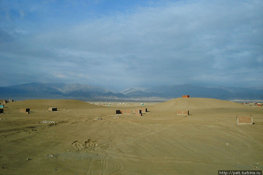 За прибрежной пустыней — Анды (дорога в Наску) Перу