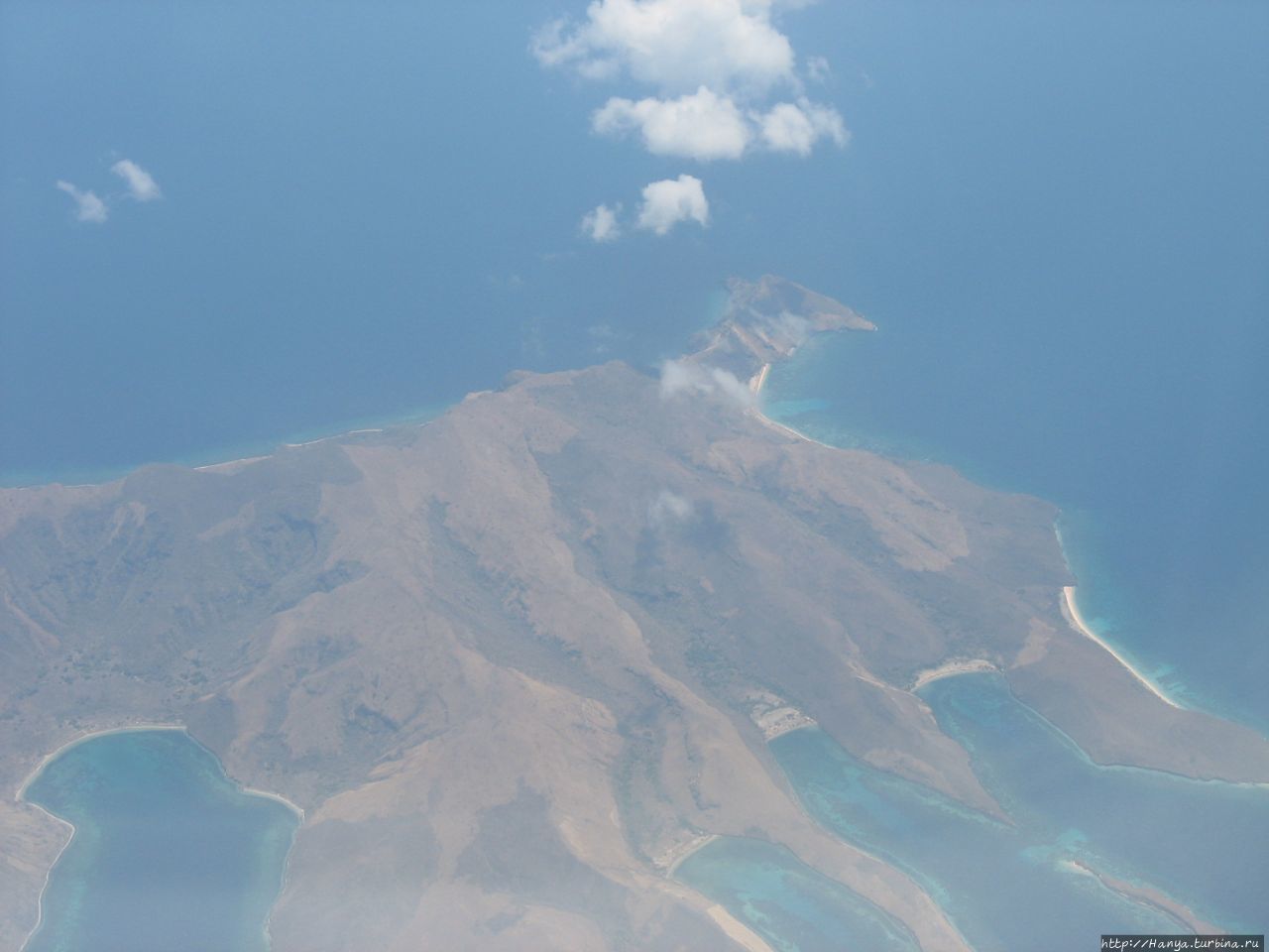 Аэропорт острова Флорес Лабуан Баджо, остров Флорес, Индонезия
