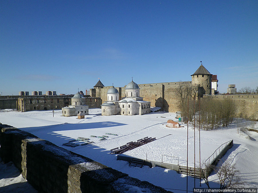 Два храма Ивангородской крепости