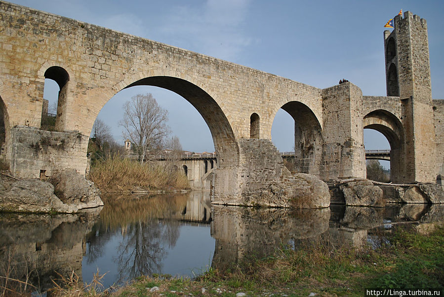 Старый мост в Бесалу