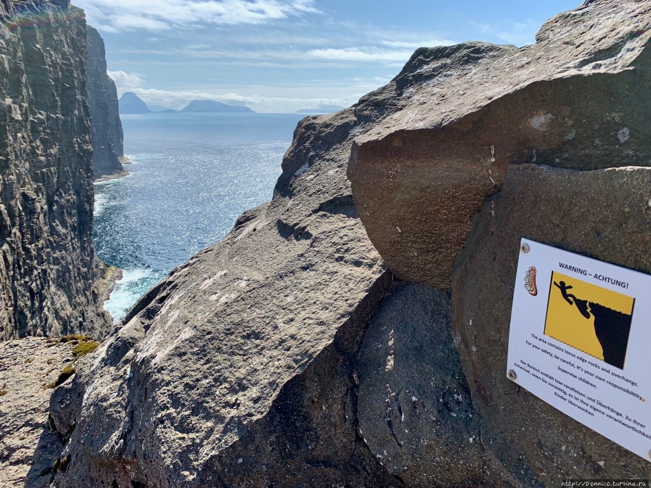 Таблички помогают сорвиголовам заземлиться...