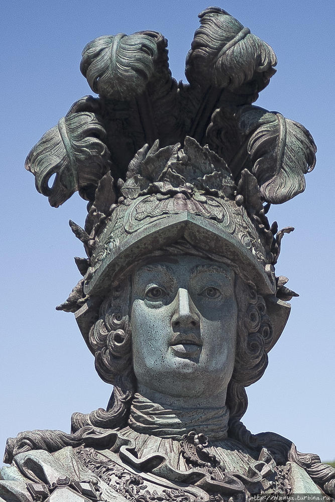 Бронзовый король Д. Хосе I. Из интернета