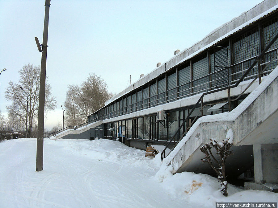 Речной вокзал. Сейчас закрыт.