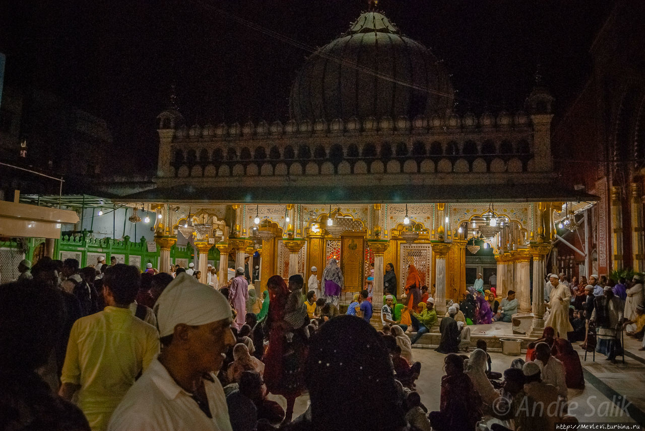 Мавзолей Низамуддина Дели, Индия