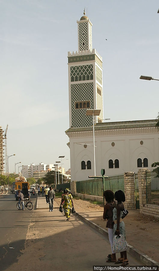 Соборная мечеть Дакар, Сенегал