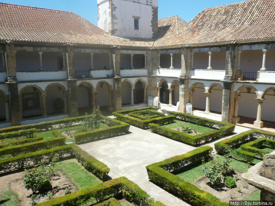 Монастырь XVI века-археологический музей Фару, Португалия