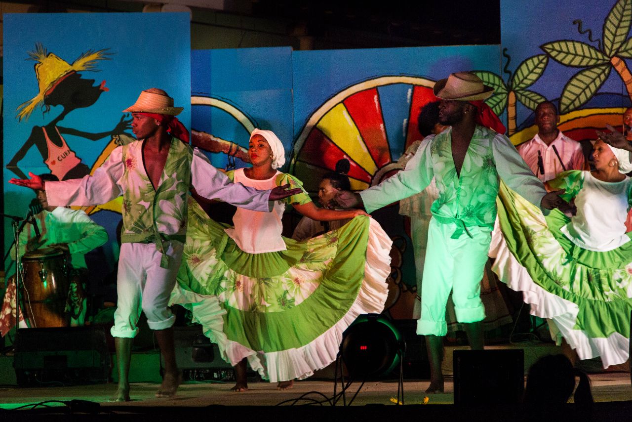 Неделя культуры.Тринидад танцующий Тринидад, Куба