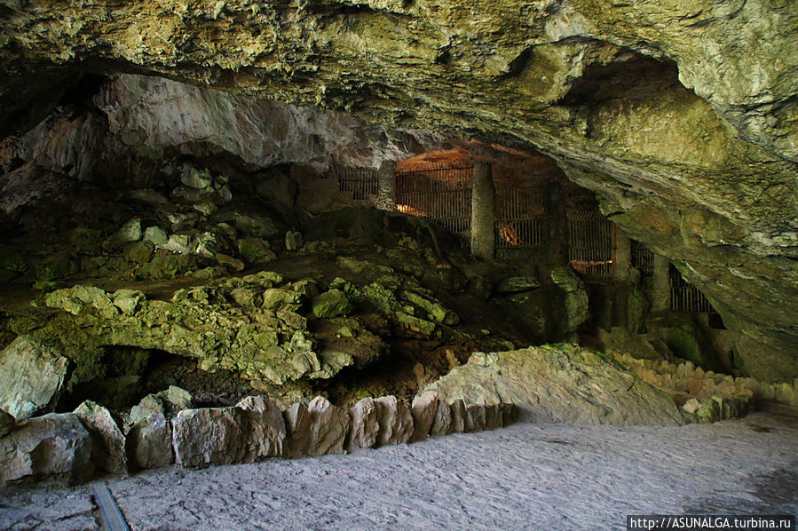 Подземный мир Вальпоркеро (Valporquero) Валпоркеро-де-Торио, Испания