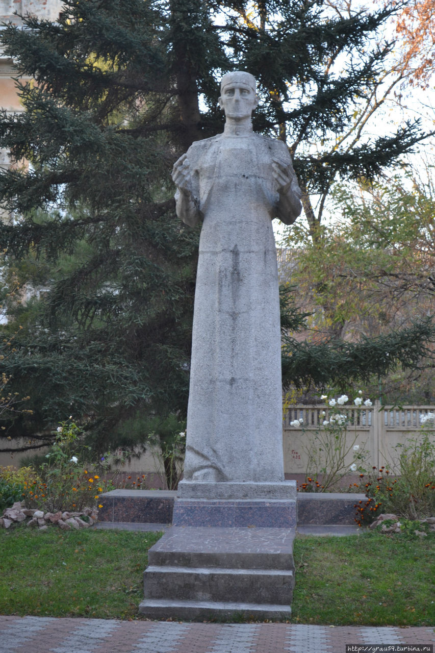 Памятник сотрудникам и студентам мединститута Симферополь, Россия